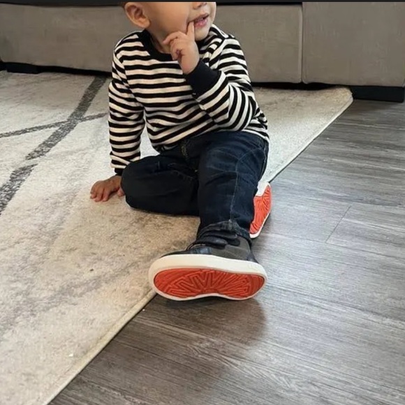 UGG Kids' Rennon II Sneaker - Picture 2 of 12